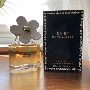 Daisy by Marc Jacobs